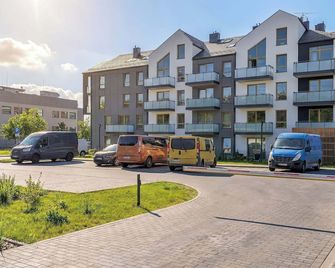 Cozy & Bright Apartment with Parking and Garden by Noclegi Renters - Gdansk - Bygning