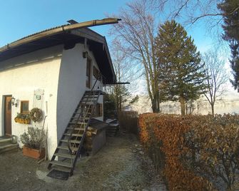 Small apartment for a maximum of 2 people in a unique location directly on the lake - Rottach Egern - Edificio