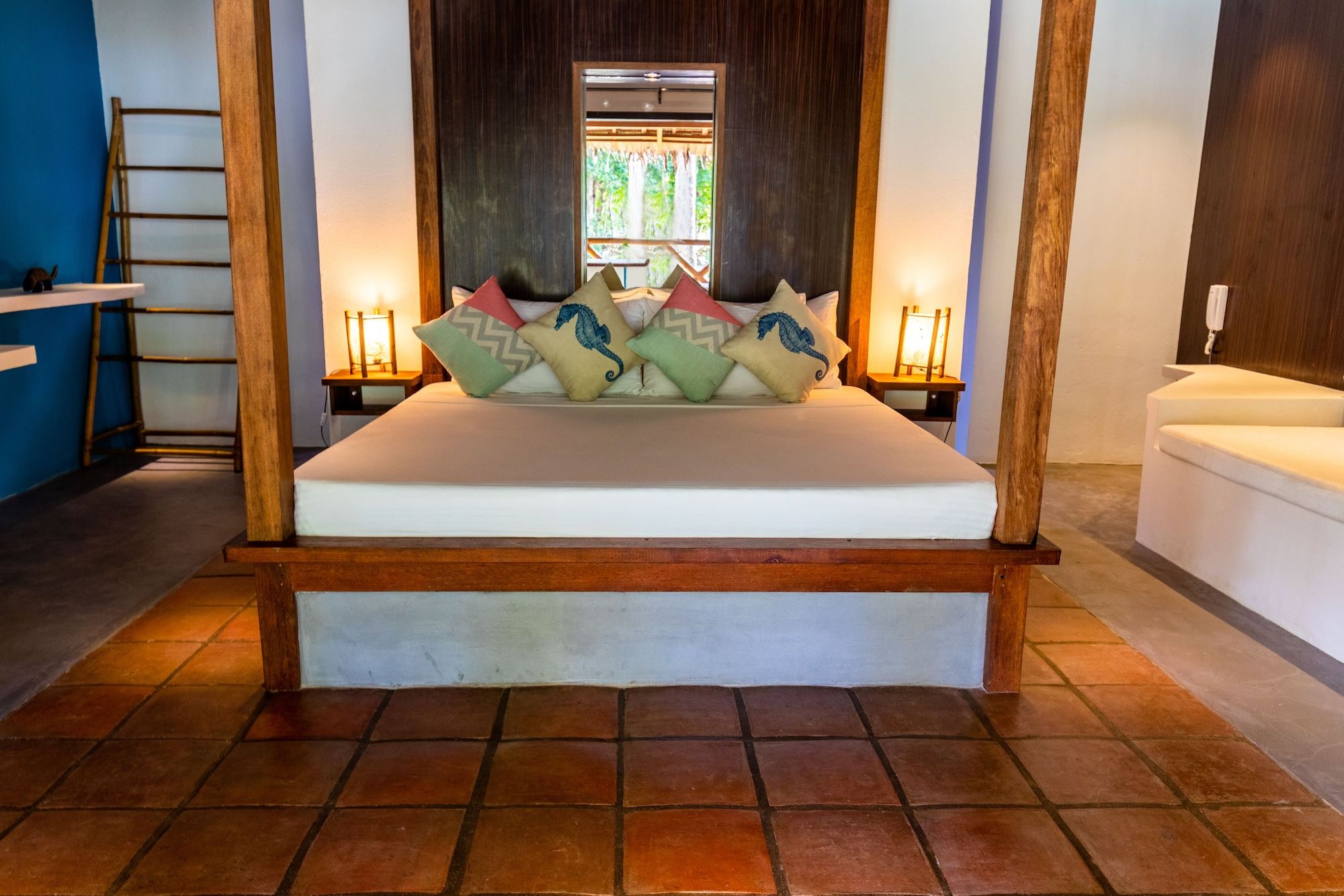 إل نيدو ماهوجاني بيتش