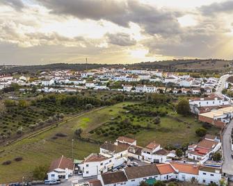 Casa da Ladeira dos Passos - Vila Viçosa - Edifício