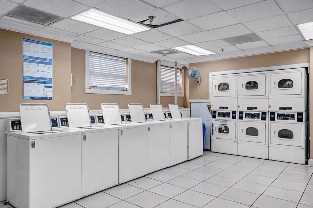 One Bedroom Downtown - Jacksonville - Laundry facility