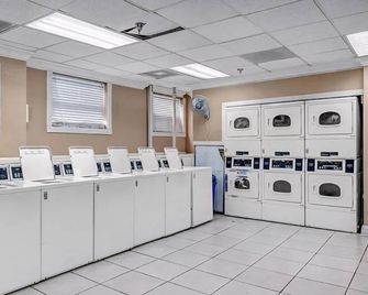 One Bedroom Downtown - Jacksonville - Laundry facility
