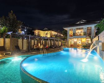 Atithi Resort & Spa - Pokhara - Pool