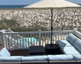Ocean Front Beach House - Steps To Beach - Hot Tub, Deck, 3br, 2bath, Ac, Badges - Lavallette - Balcony