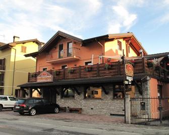Sottosopra - Charvensod - Gebouw