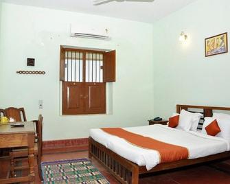 Lakshmi Vilas - Chidambaram - Bedroom