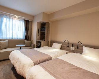 Hotel Sanrriott Shinsaibashi - Осака