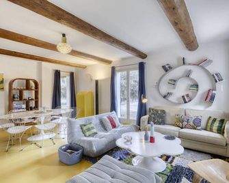 House with view Ulysse - Saignon - Living room