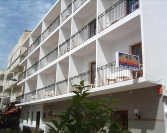 Hostal Sa Rota - Santa Eulària des Riu - Building