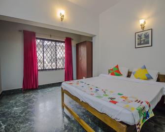 OYO 14181 Home Garden View Studio Morjim Beach - Morjim - Bedroom