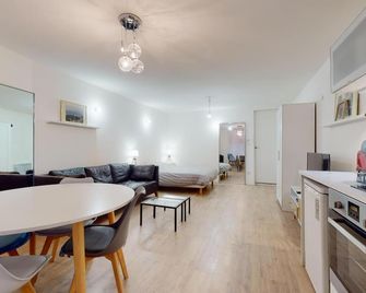 Studio Vieux Lyon Saint Georges - ליון - חדר אוכל