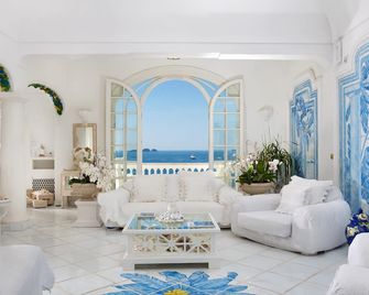 博埃梅專屬豪華套房別墅酒店 - 波西塔諾 - 波西塔諾 - 大廳