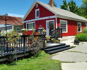 Adorable 1903 Victorian in the Heart of Glenwood Springs Downtown. - Glenwood Springs - Building