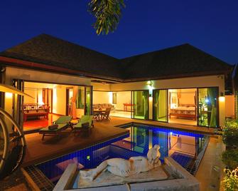 New Villa Swimming Pool Near Naiharn Beach - Rawai - Uima-allas