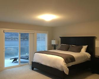 Lakefront Home - Private Beach In Osoyoos Cottages - Osoyoos - Bedroom