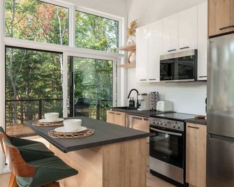 Chalet MonVue - Serenity in the Heart of Nature - Sainte-Béatrix - Cuisine