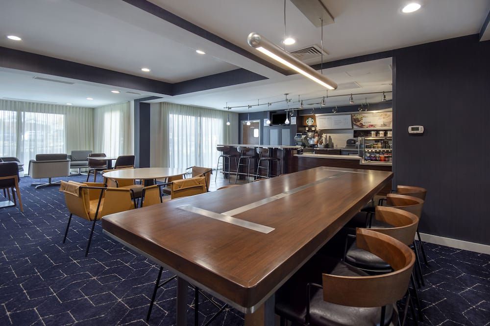 Courtyard by Marriott Cincinnati Airport thumbnail 3