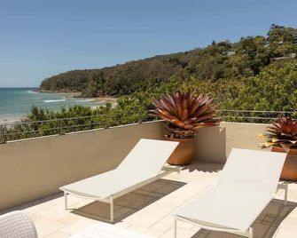 Portofino 7 Beachfront Penthouse - Noosa Heads - Balcón