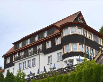 Pension & Restaurant ' Zum Harzer Jodlermeister' - Thale - Gebäude