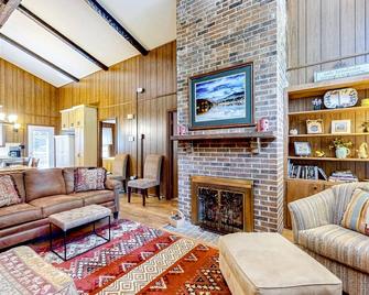 The B's Nest - Lake Junaluska - Sala de estar