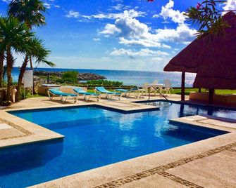 Stunning Oceanfront Great Location!! - Puerto Aventuras - Piscina