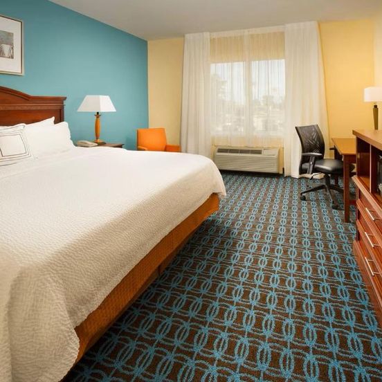 Fairfield Inn & Suites by Marriott Waco North image 1