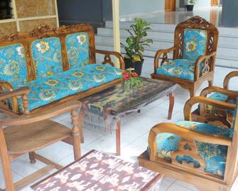 Pondok Wisata dan Restoran Elim - Waingapu - Sala de estar