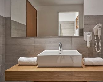 Labranda Blue Bay Resort - Ialysos - Bathroom