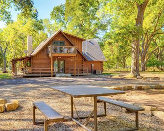 'Rock Creek Lodge' 1 Mi to Lake of the Arbuckles! - Sulphur