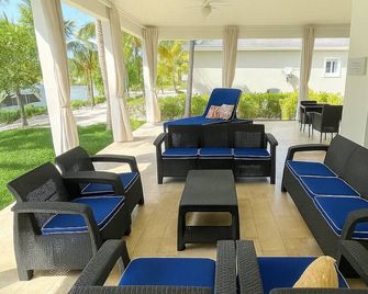 Amamare Waterfront Villa | Pool + Private Dock - Bailey Town