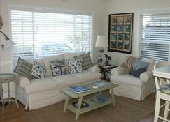 Romantic Cottage at Seabright Beach - Steps to the Sand - Santa Cruz