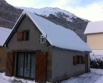 Quiet Chalet 5/7 Places Wifi - Campan - Bâtiment