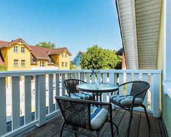 Mädesüß 01 - Ahrenshoop - Balkon