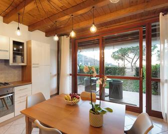 Lake and Love - Lago D'Iseo - Sulzano - Comedor