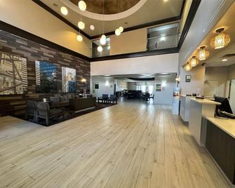 La Quinta Inn & Suites by Wyndham Houston Energy Corridor - Houston - Lobby