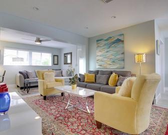 Modern Retreat 3 Miles From Fort Lauderdale Beach! - Fort Lauderdale