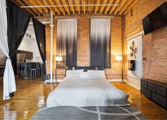Idlewild Villa Loft apts - Detroit - Bedroom