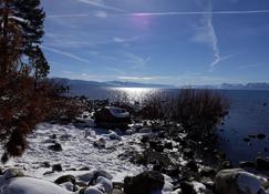 'Sunset Chalet' Spectacular - Panoramic - Lake Tahoe Views!!!! Wifi - Kings Beach - Majoituspaikan palvelut