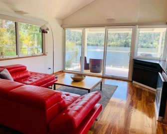 Silkwood Estate - Channybearup - Wohnzimmer