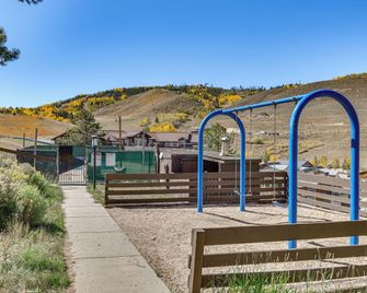 Walk to Ski Lift & Hiking: Granby Ranch Condo! - Granby