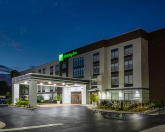 Holiday Inn Tampa North By IHG - Tampa - Building