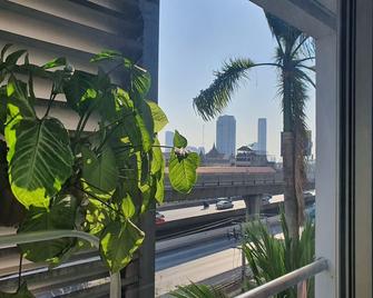 The Studio at Sathorn Terrace - Bangkok - Balcony