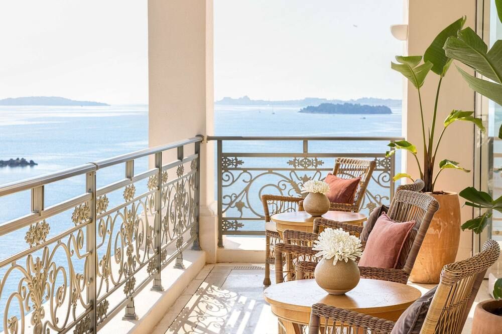 جريكوتيل إيفا بالاس