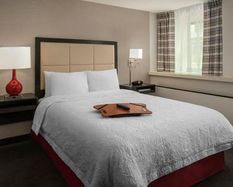 Hampton Inn & Suites Milwaukee-Downtown - Milwaukee - Habitación