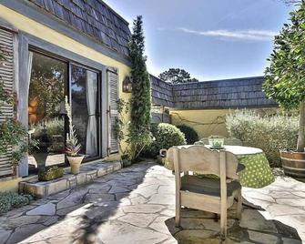Your Carmel Destination Retreat, Close To Town. - Carmel-by-the-Sea - Patio