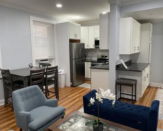 Remodeled Spacious Apartment in Perfect Location - 波士頓 - 廚房