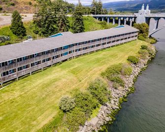 Jot's Resort - Gold Beach - Bâtiment