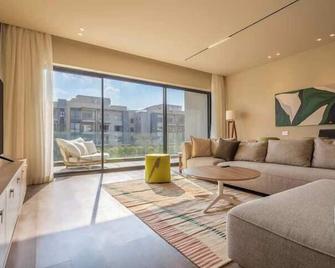 Meraviglia at Lake View Residence - New Cairo - Living room