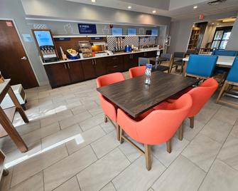 Holiday Inn Express Hotel & Suites Cincinnati-Blue Ash, An IHG Hotel - Blue Ash - Restaurant