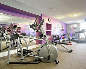 Days Inn & Suites by Wyndham Johnson City - Johnson City - Gym